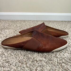 Frye Women’s Casual Slip-On Mule in Cognac Leather Size 9